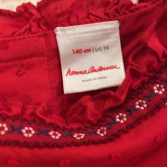 Swiss dot dress in vibrant red with a contrasting trim. Hanna Andersson 10. - Picture 3 of 4